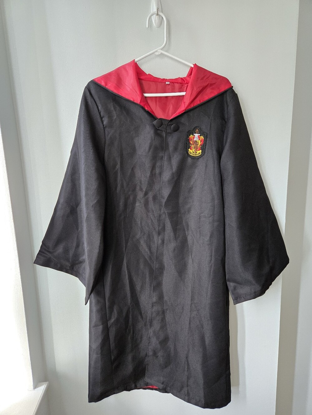 Harry Potter Gryffindor Costume Black and Red Wizard Robe with Crest Youth? Med